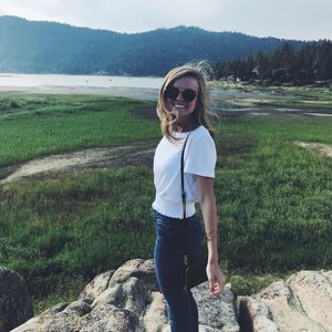 Meet your Posher, Delaney